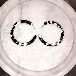 5/$25 Black & White Hoop Earrings